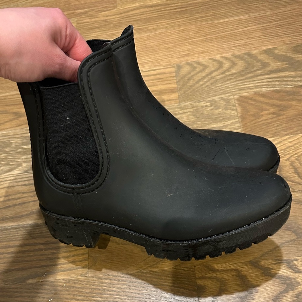 Cute rain boots!